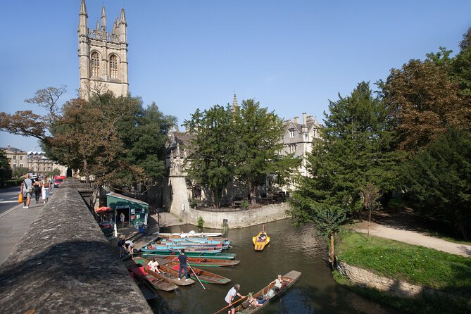 Oxford University Walking & Punting Tour by Alumni™ & New College - Oxford walking plus punting: why this format works