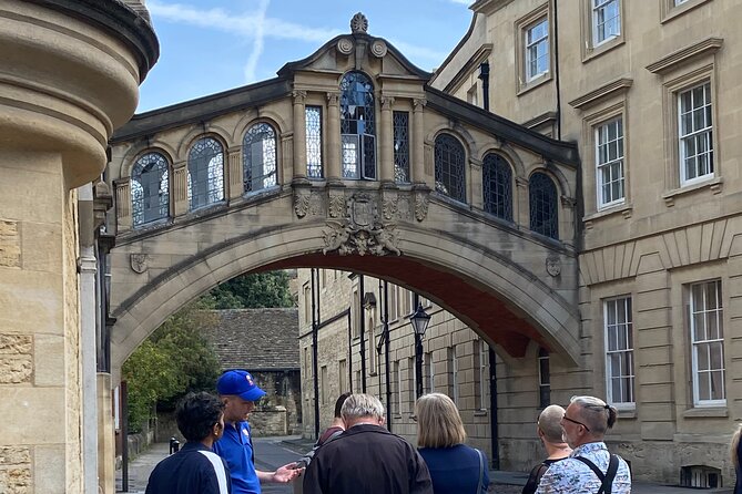 Oxford University Walking Tour by Alumni™ & Optional New College - The Divinity School: when admission can be included