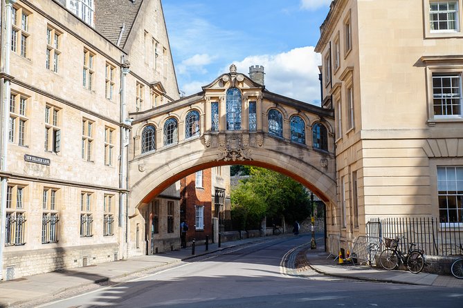 Oxford University Walking Tour With University Alumni Guide - Oriel, Hertford, and the Oxford Photo Stops You’ll Remember