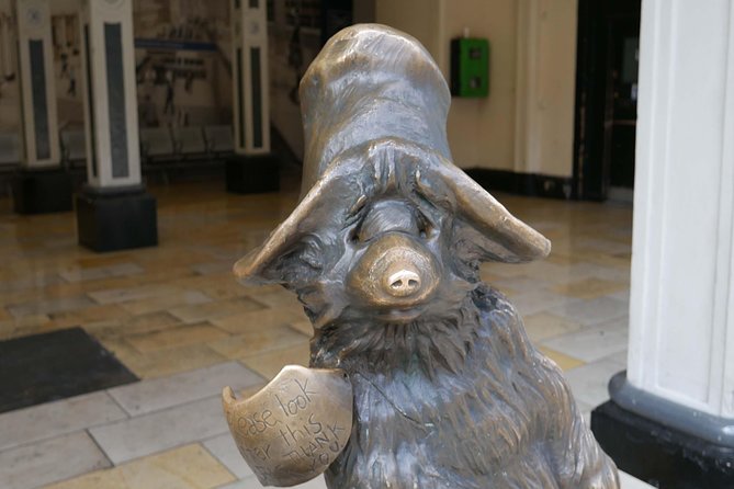 Paddington Bear Walking Tour - Portobello Road Market, antiques and the Mr Gruber connection