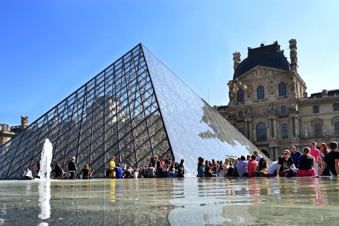 Paris by Rail with Sightseeing Bus and River Seine Lunch Cruise - Eiffel Tower: 15 minutes for photos, not for the full experience