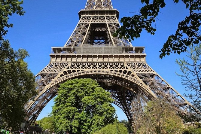 Paris by Rail with Sightseeing Bus and River Seine Lunch Cruise - Getting oriented with the hop-on, hop-off bus