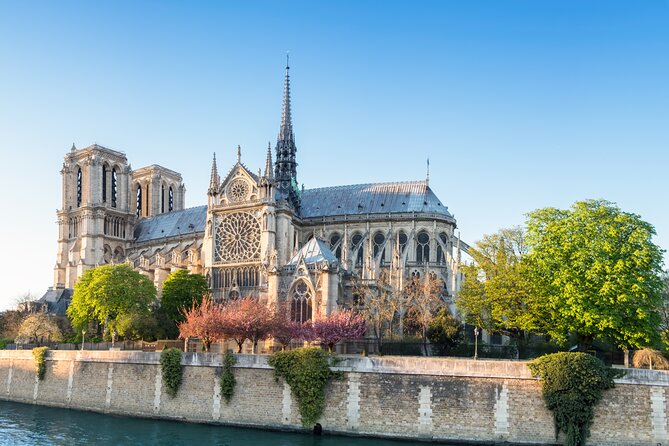 Paris Explorer Rail Tour from London with Paris Sightseeing Bus - Eurostar Comfort, Reserved Seats, and the Plus Upgrade