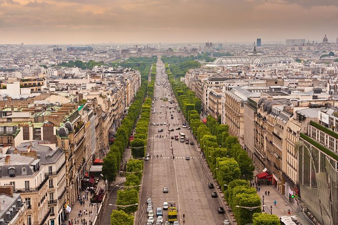 Paris Tour via Eurostar, with Seine Cruise and Travelcard - Seine River cruise: the best one-hour shortcut for central Paris