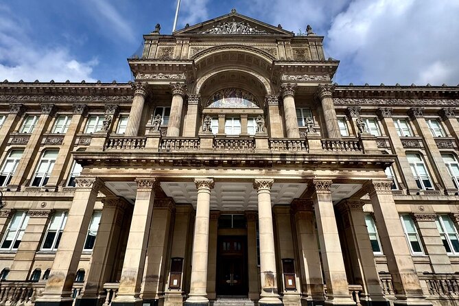 Photography Walking Tour in Birmingham - Chamberlain Square: framing buildings with a guide on hand