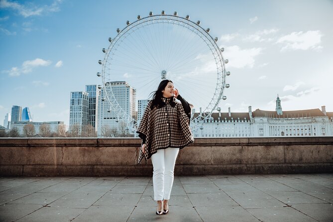 Photoshoot in London with Professional Photographer - Entering The Tower Bridge meeting point, and why the start matters