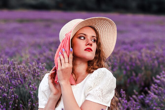 Photoshoot in London with Professional Photographer - Price and value: $178.65 per group, up to 4 people