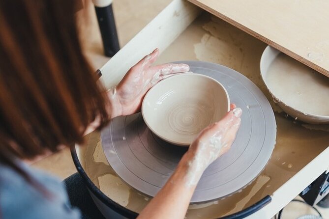 Potter's Wheel Taster Experience in the North Cotswolds - Honeybourne Pottery in the North Cotswolds, where small groups matter