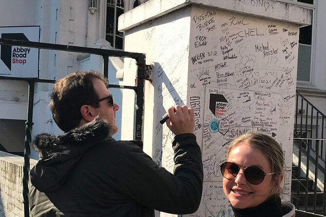 Private Beatles and London Rock Tour in Electric Taxi - Stop 4: Savile Row, the secret club stories, and the Beatles performance angle