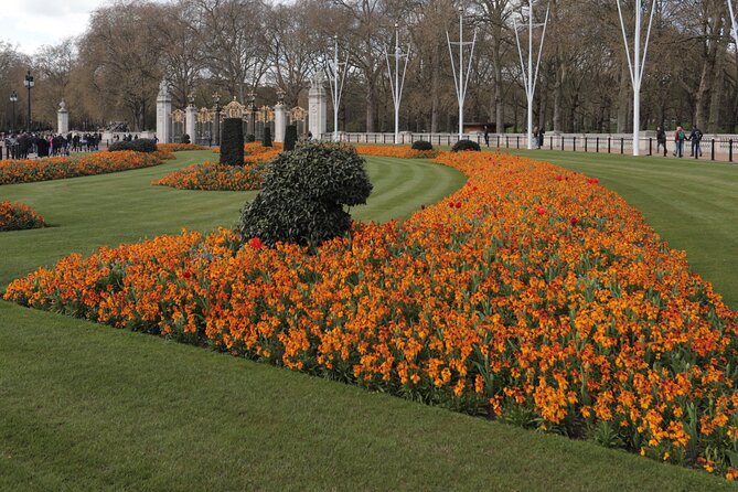 Private Buckingham Palace Royal Walk & Champagne at Harrods - Should you book this Royal Walk and Champagne at Harrods?