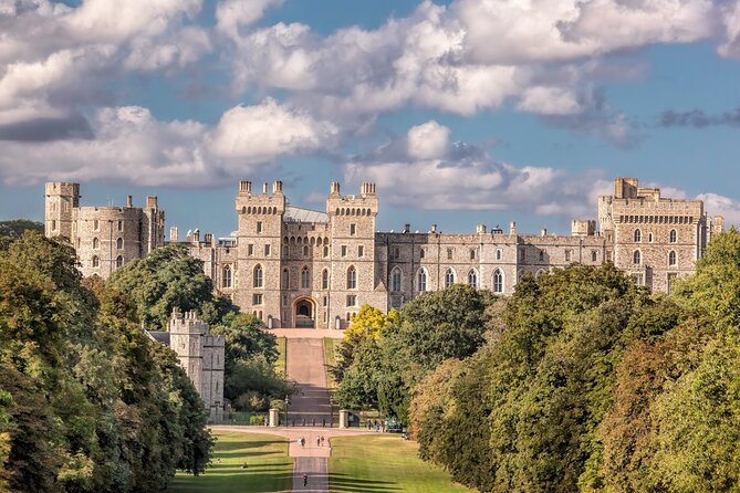 Private Chauffeured Tour to Windsor Castle from London - Changing of the Guard: don’t wing it, time it