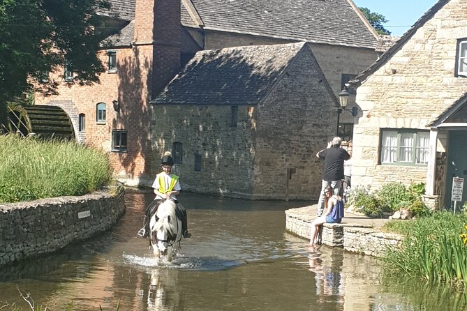 Private Cotswolds and Stratford upon Avon - Bourton-on-the-Water: the easy-walking village break