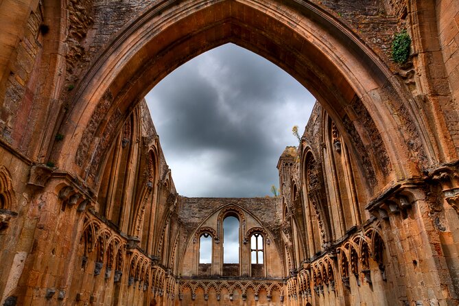Private Day Tour from Bath to Glastonbury and Wells with Pickup - Lunch in Wells: why the break is part of the plan
