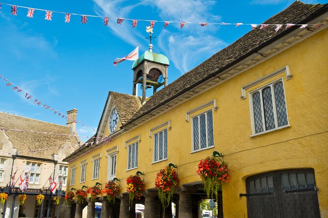 Private Day Tour from Bath to the Captivating Cotswolds - Hotel pickup, a small group, and that narrow-road driving reality