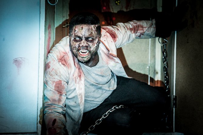 Private Escape Room with a Zombie in London - The Team Photo Freebie You’ll Actually Want