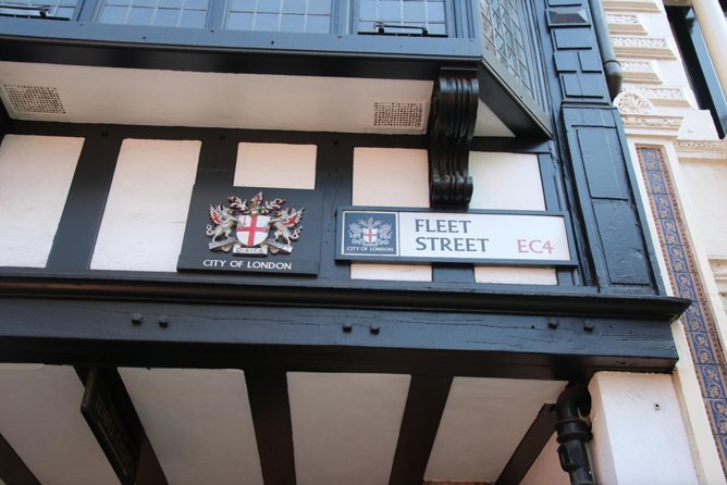 Private Group: Historical Pub Walking Tour of London - Wedding cake legend and wordsmith tales (the fun stops in between)
