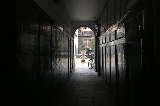 Private Guided and Chauffeured Tour of London - Luxury Shopping Street, Harrods, and How to Keep It Fun Instead of Tiring