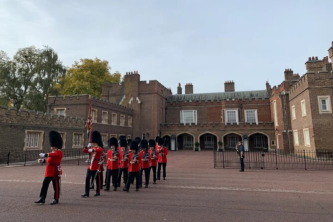 Private Guided Tour of London Landmarks - English or Italian - Key highlights to look for