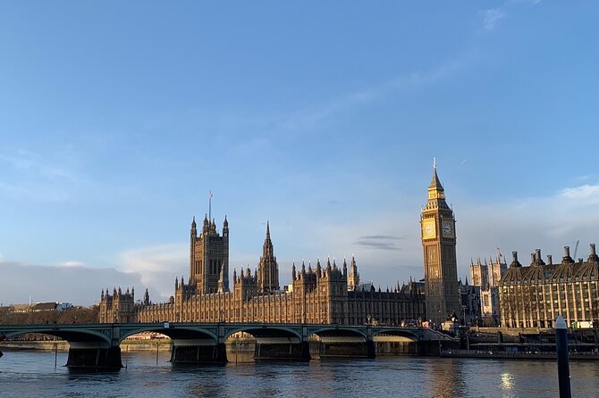 Private Guided Tour of London Landmarks - English or Italian - Palace of Westminster: power and politics in the middle of your walk