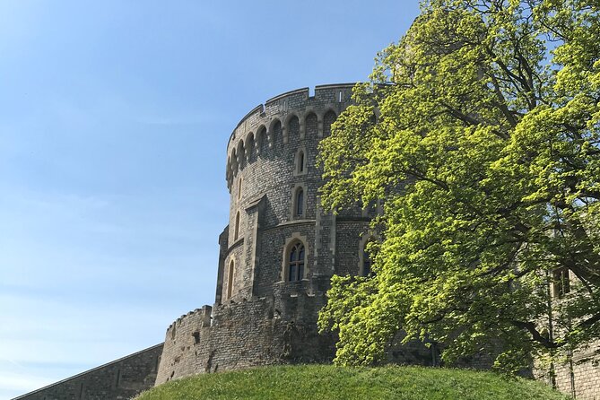 Private Guided Tour of Windsor Castle PLUS and History - Kensington Palace and Royal Kensington Gardens: optional palace tickets, included garden time