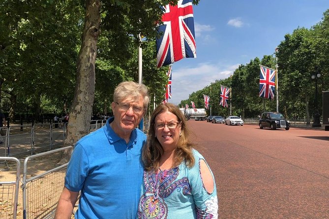 Private London Highlights Tour in a Black Cab: 2, 4, or 6 Hours - Westminster, Big Ben, and Parliament: how the photos become context