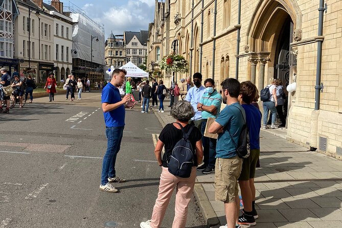 Private | Oxford University Walking Tour by Alumni™ & New College - Balliol College and Trinity College, the Oxford basics fast