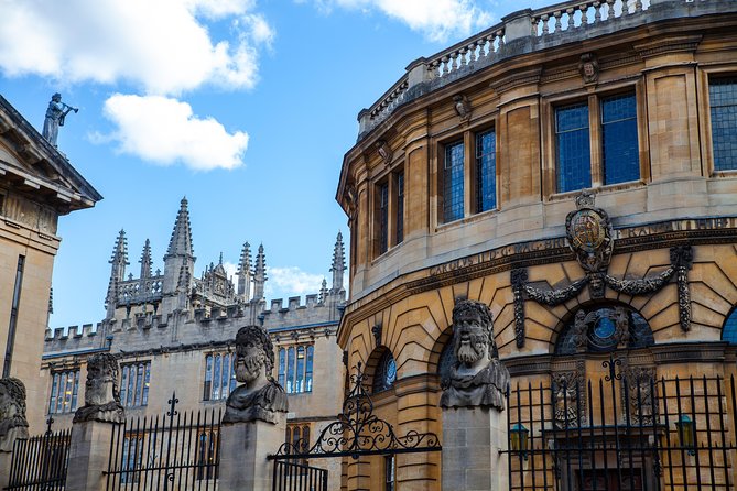 Private Oxford Walking Tour With University Alumni Guide - Sheldonian Theatre, Oxford Castle, and the Bridge of Sighs Mix