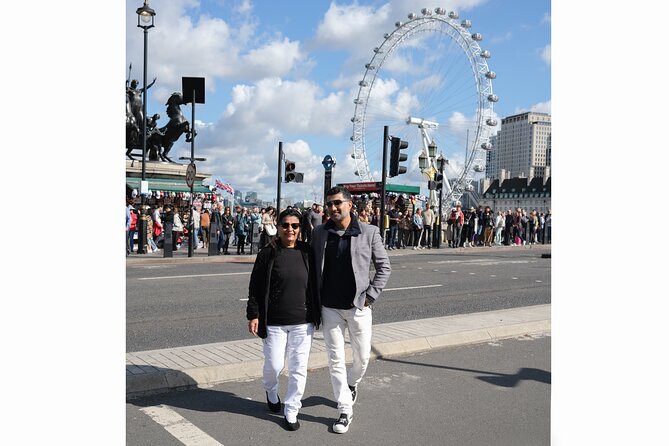 Private Photoshoot in London - Meeting at Big Ben: Where Your Shoot Starts Strong