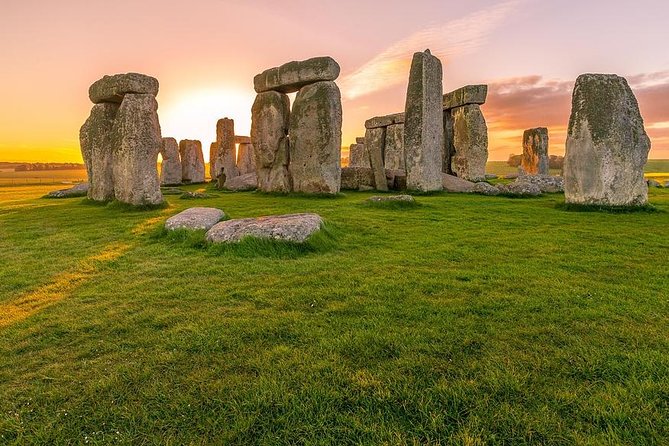 Private Pre Cruise Excursion Transfer London to Southampton Port Via Stonehenge - Key highlights and what matters