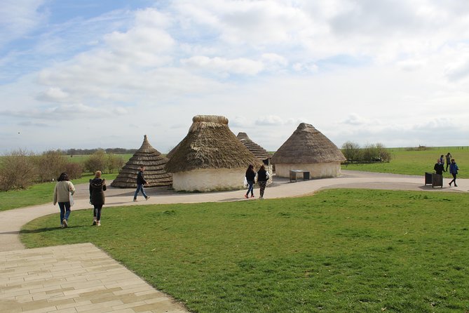 Private Pre Cruise Excursion Transfer London to Southampton Port Via Stonehenge - London to Southampton via Stonehenge, the cruise-day stress reducer