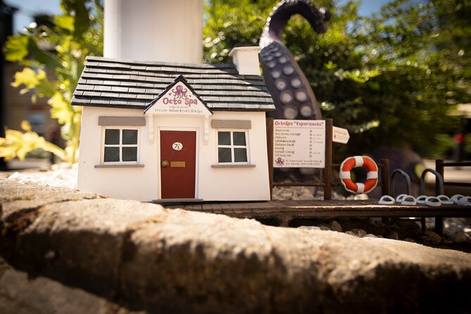 Private Self-Guided Dinky Door Hunt in Cambridge - What makes the “dinky” design work for real people
