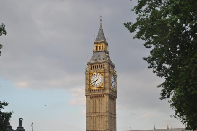 Private Tour: Chauffeur-Driven Tour of London - Westminster, Big Ben, and the Changing of the Guard