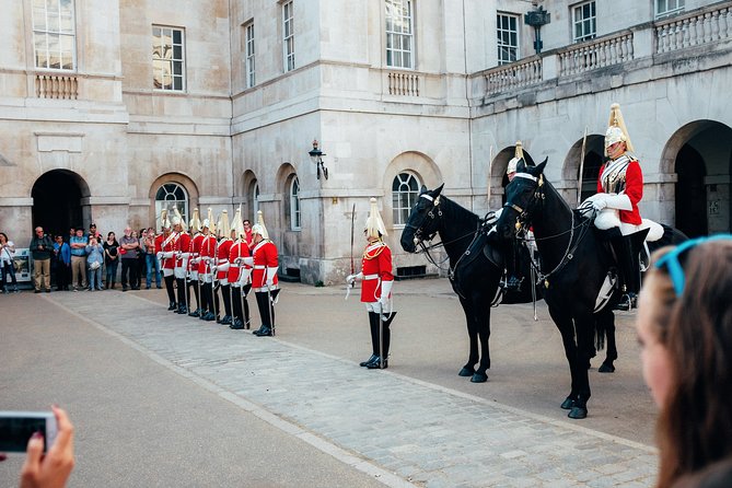 Private Tour, Entry to Westminster Abbey and London Highlights - Trafalgar Square: Finish where you can easily keep going