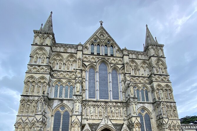 Private Tour of Stonehenge and Salisbury Cathedral - Private guiding that actually answers questions, not just recites facts