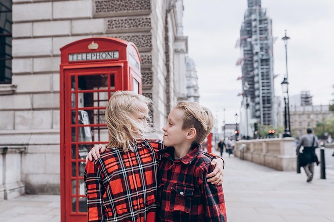 Private Tour: Personal Travel Photographer Tour in London - Holland Park: park portraits that still feel London-famous