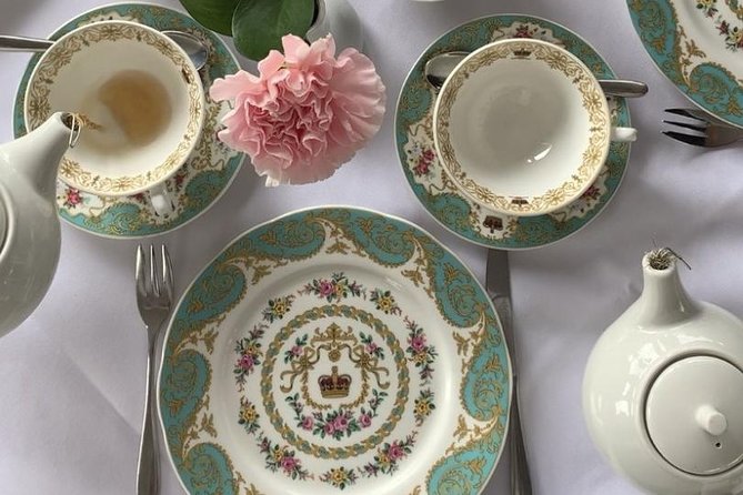 Private Tour: Royal High Tea At Kensington Palace Gardens - The Diana statue: a modern memorial inside an old setting