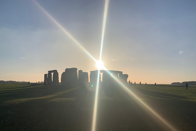 Private Tour to Bath and Stonehenge - Stonehenge with a guide: what you gain in the 2 hours on-site