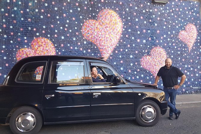 Private Tour: Traditional Black Cab Tour of London's Hidden Treasures - The pacing: famous landmarks first, then the weird stuff
