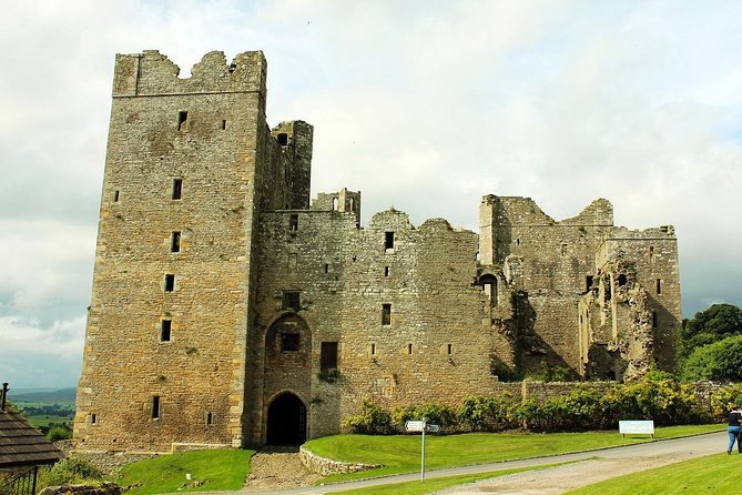 Private Tour - Yorkshire Dales Day Trip from York - Stop 2: Askrigg, a quick Darrowby glimpse