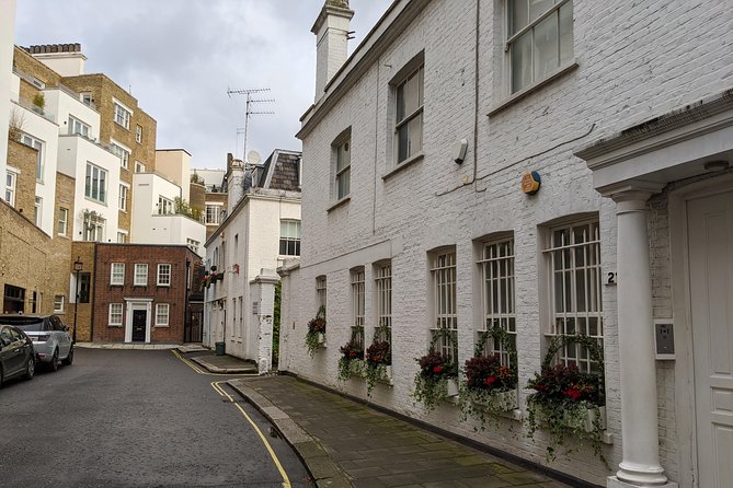 Private transfer from Heathrow to your London Hotel - Finding your driver fast: the sign, the arrival hall, and phone trouble