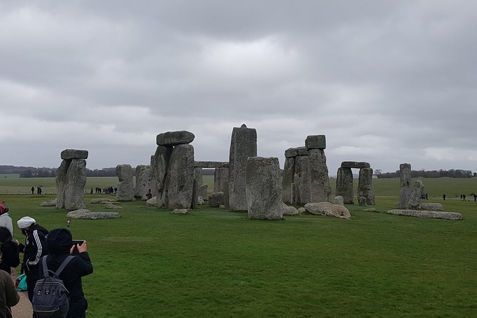 Private transfer to Southampton with a stop at Stonehenge - Potential hiccups: traffic, wrong turns, and rare service breakdowns