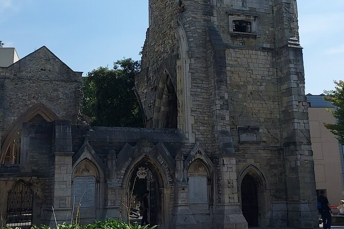 Private Walking Tour of Southampton - Holyrood Church and the Dolphin Hotel: Layers of Southampton Style