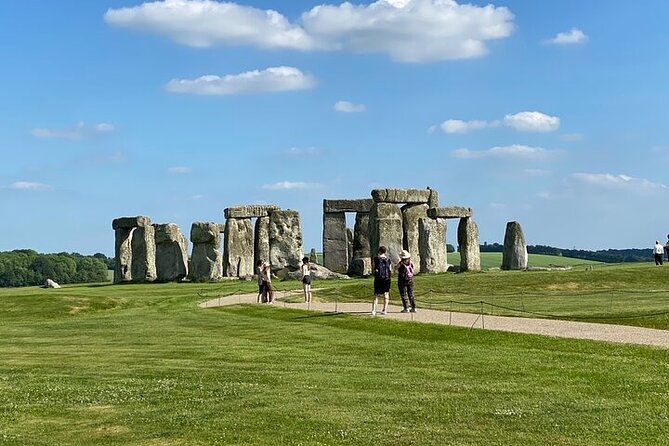 Private Windsor Castle and Stonehenge Day Tour - Avoiding the Worst Waiting: Tickets, Lines, and Phone-Friendly Entry