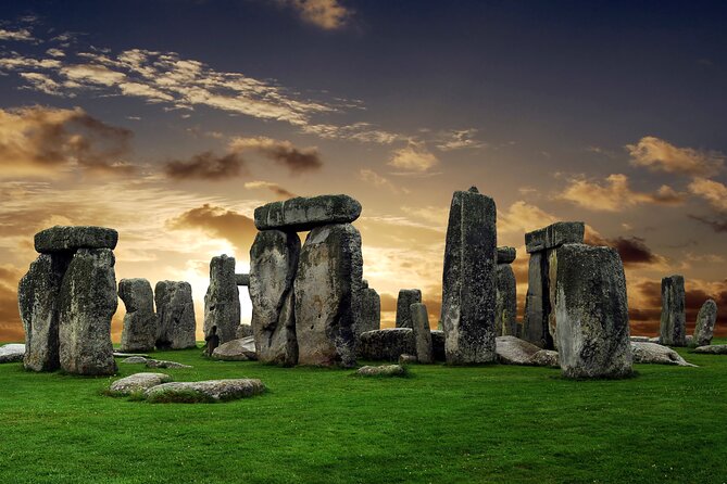 Private Windsor Castle, Stonehenge, The City of Bath Day Tour - Stonehenge: what to expect, and what you will not have (inner circle)