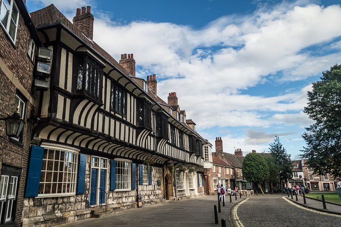 Private York Minster Guided Walking Tour - Who should book this tour, and who might want to think twice