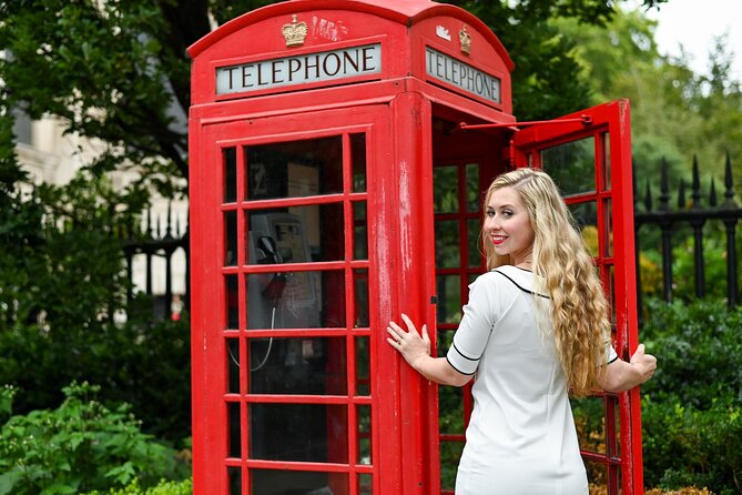 Professional Private Photoshoot in London - Where You’ll Meet: The Easy Start at Caffè Nero