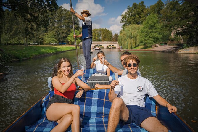 Punting Tour in Cambridge - What to Expect in Real Conditions, Cold or Rainy