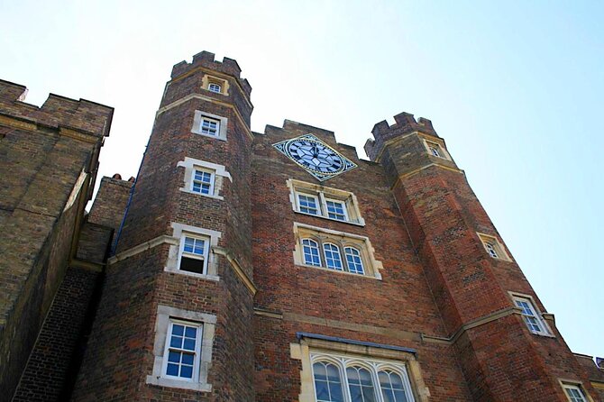 Rich people behaving badly - Getting Oriented: Start at Burlington Gardens, End by Westminster