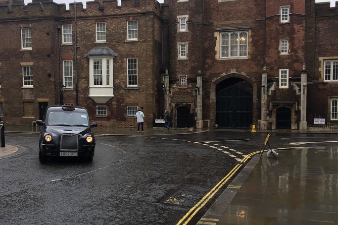 Rich people behaving badly - Old Queen Street and The Favourite: Then, Now, and the Joke on Bad Behavior