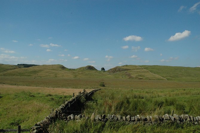 Romans and Hadrian's Wall Day Tour - Coach comfort, small group size, and the route that sets the mood